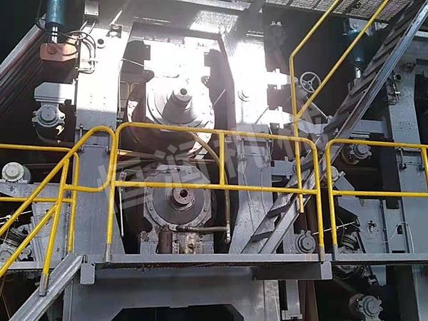 Large roll diameter blind hole press